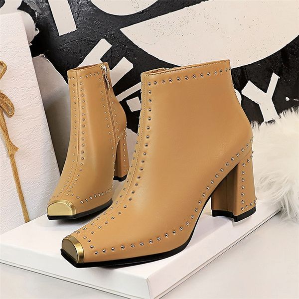 

2020 winter fashion women warm fur metal rockstud ankle boots 8cm medium high heels boots leather zippers lady platy shoes, Black