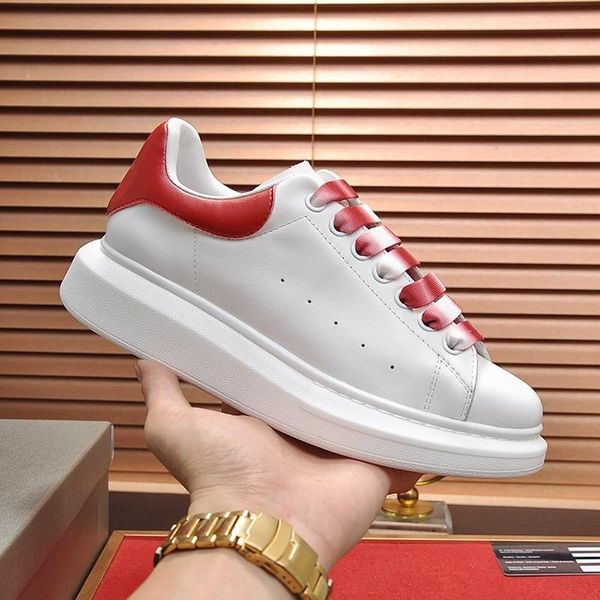 

lightweight oversized sneaker men 's shoes fashion classic outdoor walking footwears style design lace -up low men shoes manner sc, Black