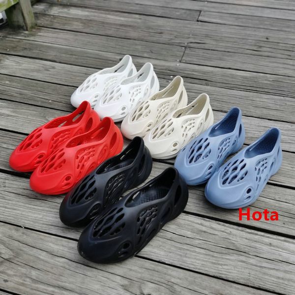 

water 2020 runner new foam shoes beach sports slippers sandals hole breathable designer for women men kanye west casual slip on sneakers