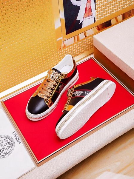 

2020c luxury custom medusa printed low-lace-up casual sports shoes, high-end fashion wild men's shoes, size: 38-45, Black