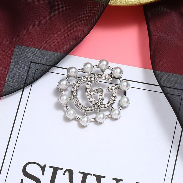 

crystal brooch new ladies clothing accessories cute exquisite alloy diamond brooch beautiful ship, Golden