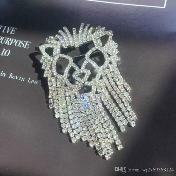 

мода bling bling кристаллической кисточка брошь штыри корсаж hollow голова лев брошь женщина костюм рубашка аксессуары, Gray