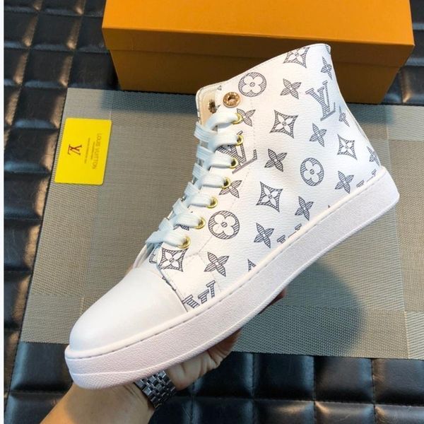 

2020a new luxury men's casual fashion sneakers for sale, outdoor travel, sports laces, original box, fast delivery, Black