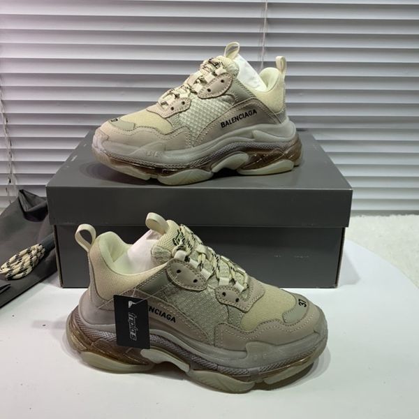 

2020hu designer designs new leisure and entertainment hiking shoes, outdoor jungle adventure shoes, original packaging and box delivery, Black