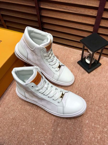 

2020p autumn men's high-leather casual shoes, fashion wild sports shoes, original box packaging, yards: 38-45