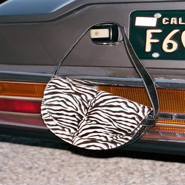 

crocodile pattern half moon bag shoulder messenger bag underarm 2020 new alligator luxury shoulder bags