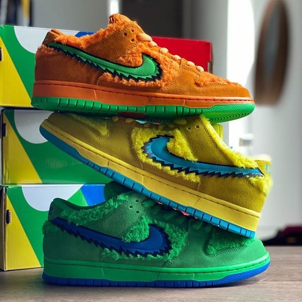 

grateful dead nÃ¬ke dunk sb low bears pack skateboard shoes blue green royal-black yellow medium brown men women sneakers design plush shoes