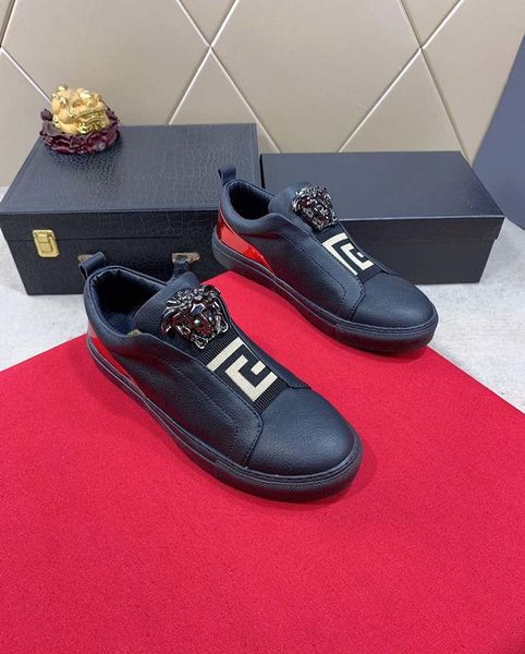 

2020-2019a designer luxury men's casual shoes, trend outdoor fashion wild men's sports shoes, size: 38-45