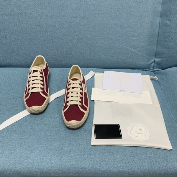 

flat lace-up shoes suede effect calf leather g34085 x51848 0j086 designer designer design comfortable and fashionable