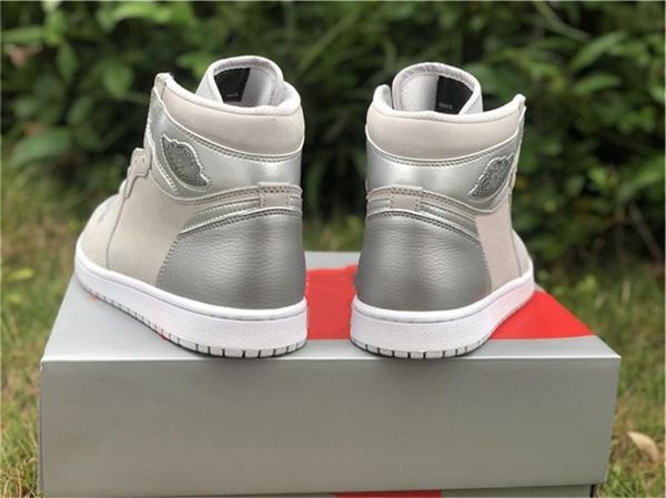 

new highest 1 high og japan 2001 co .jp basketball shoes neutral grey white metallic silver 1s men athletic sneakers 0q0, Black