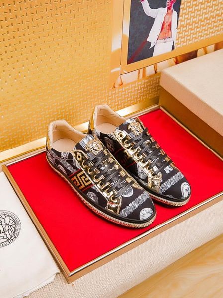 

2020h luxury custom medusa printed low-lace-up casual sports shoes, high-end fashion wild outdoor men's shoes, size: 38-45, Black