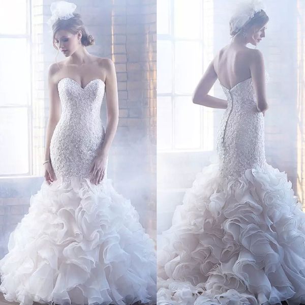 Abiti da sposa Sirena senza maniche Innamorato con lacci Corsetto sul retro Abiti da sposa Applicazioni in pizzo Taglie forti Senza spalline Volant Perline