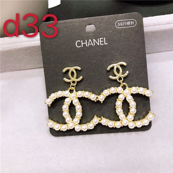 

2020top качество красный падения нефти серьги цвета золота нержавеющей стали pearl stamp серьги золото серебро уха шпильки для женщин свадьб, White