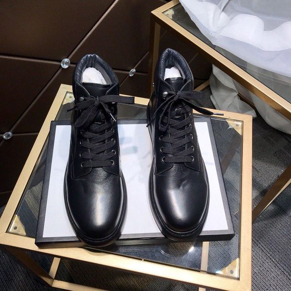 

2020e autumn limited edition leather men's high-casual party shoes, fashion wild outdoor sports shoes, original box packaging