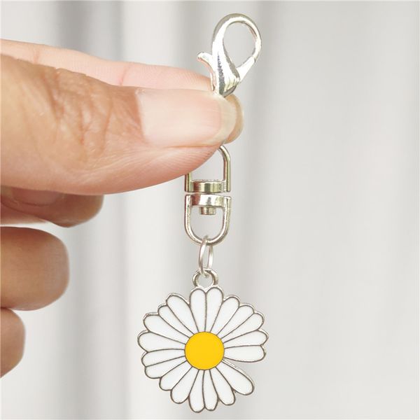 

kpop g- daisy pendant key chain keyring peaceminusone bag decor jh119, Silver