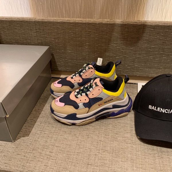 

94designer to create casual and comfortable all-match sports shoes, travel shoes outsole non-slip design with original box delivery, Black