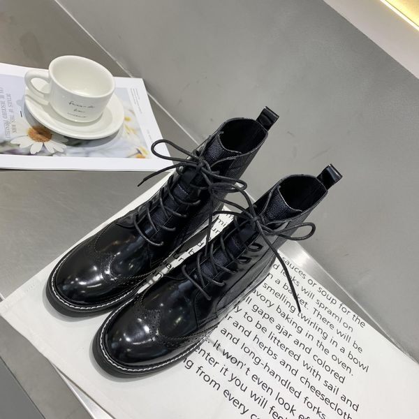 

2019f autumn and winter new leather martin boots female personality thick with women's booties, wild flat boots, original box packaging