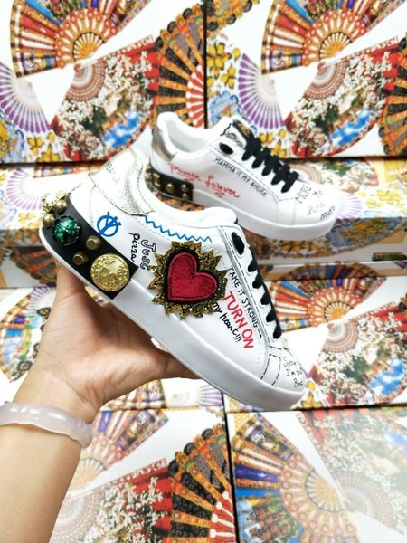 

2020q new trend leather casual shoes fashion outdoor men and women sports shoes hand-painted doodle wild couple shoes, size 35-451, Black