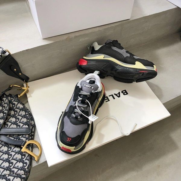 

2027 mens designer shoes running sneakers monogram flowers rubber outsole casual sneakers mens jogging shoelaces original box packaging, Black