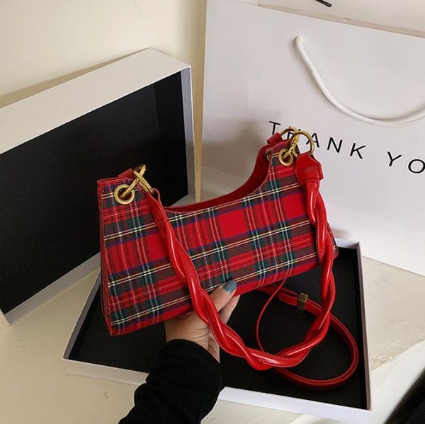 

Summer Simple Womens Handbag New Fashion Versatile Chain Messenger Bag Woven Shoulder Underarm Bag