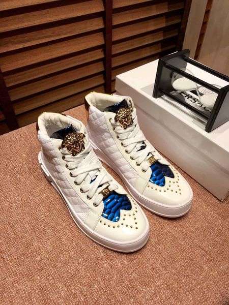 

2020j high-end custom leather men's casual shoes, fashion wild sports shoes, original packaging shoe box delivery, yardage: 38-45