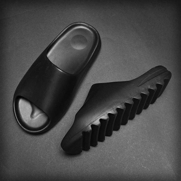 

trendy men's shoes breathable and comfortable new sandals 2020 new sandals and slippers kan ye slippers