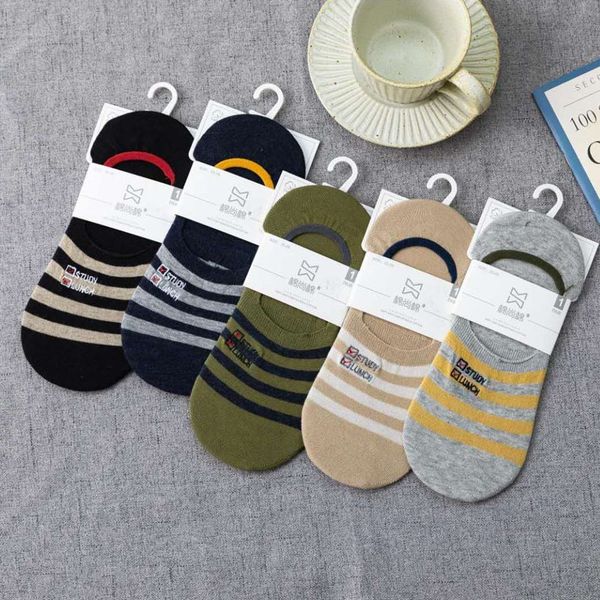 

2020 men's thin breathable sweat-absorbent embroidered letter low shallow cotton embroidered socks mouth invisible cotton socks, Black