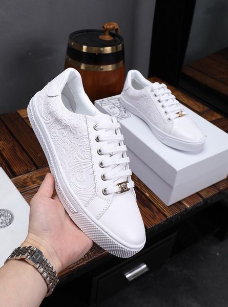 

2019u leather men's shoes, comfortable and breathable sports shoes, fashion trend low shoes, original box delivery: 38-44 yards11, Black