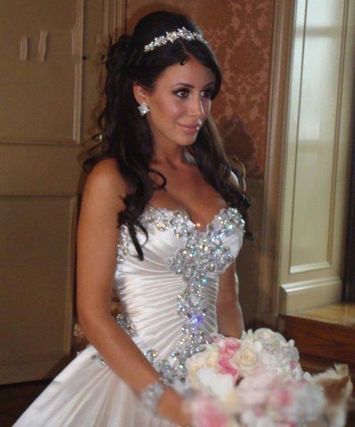 

luxury off shoulder qualtiy satin ball gown wedding dresses 2020 bridal gown luxury crystal beading europe style wedding dresses, White