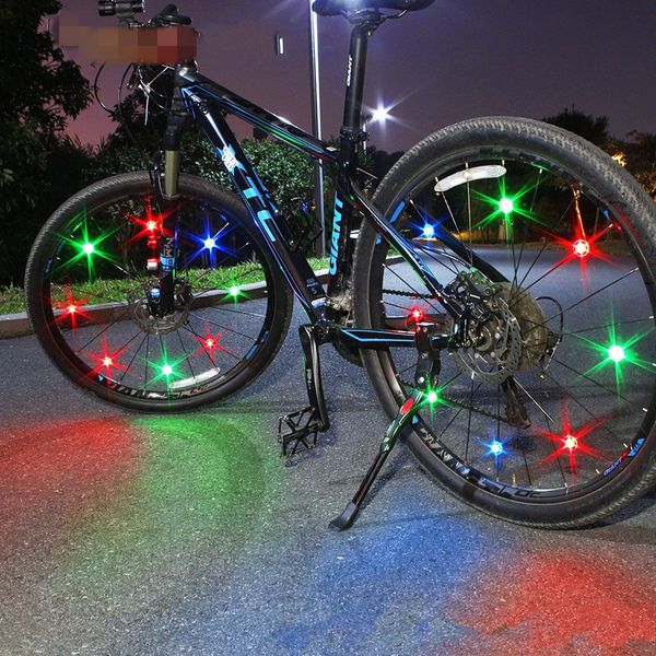 Led Luzes da bicicleta Steel Wire lâmpada que brilha Falou fogo Roda Lâmpadas Acessórios da bicicleta Balance roda de vento decorativos do projeto impermeável 2 5-il D2