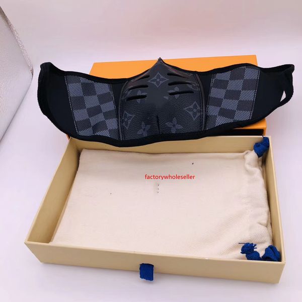

designer anti-dust cotton mouth face mask black protective masks facemask men woman wearing black fashion facemask with box