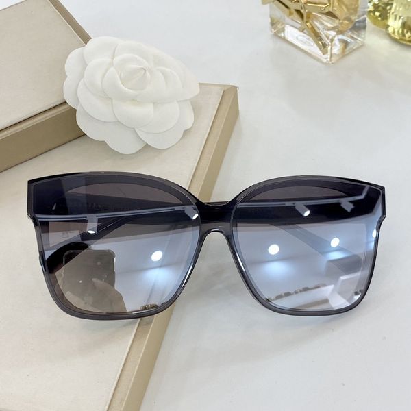 

2020 the new fashion the butterfly type glasses frame uv400 classic seven kinds of color the lens a full set of packaging