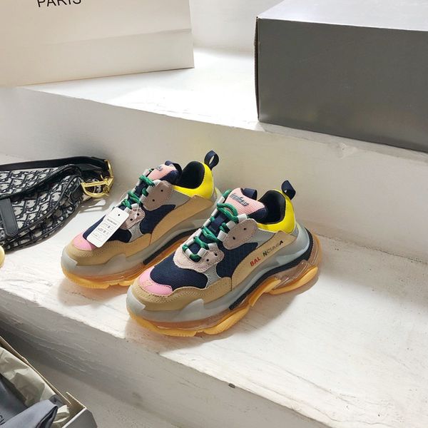 

2020d designer to create casual and comfortable all-match sports shoes, travel shoes outsole non-slip design with original box delivery, Black