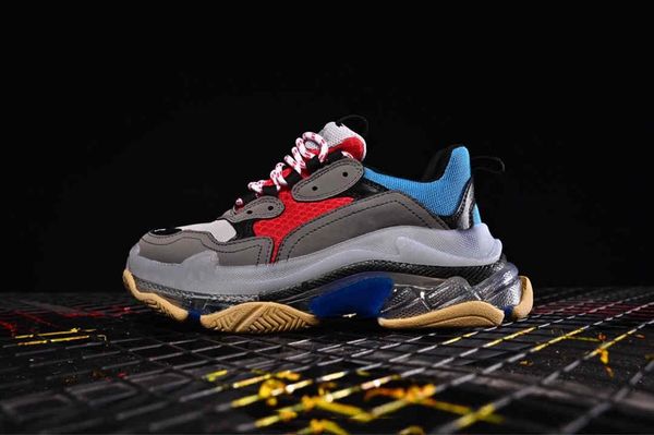 

2020 european and american fashion triple s comfortable, breathable, non-slip wear-resistant men's and women's shoes 675275754h