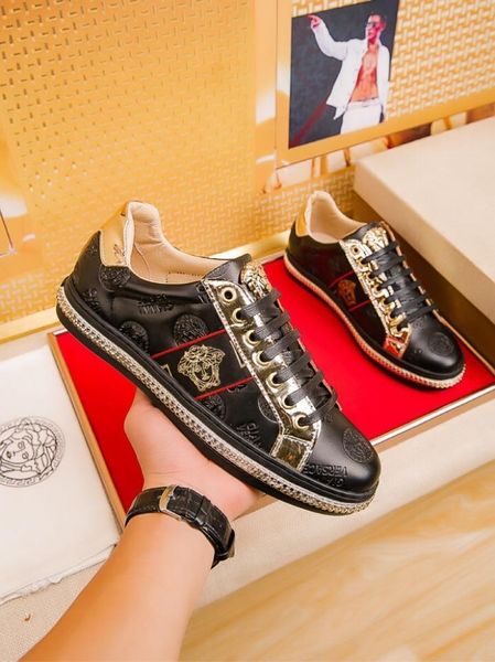 

2020b luxury custom medusa printed low-lace-up casual sports shoes, high-end fashion wild outdoor men's shoes, size: 38-451, Black