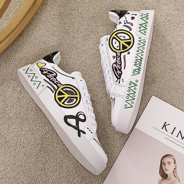 

2020n new trend leather party casual shoes outdoor men and women sports shoes fashion graffiti wild couple shoes, size 35-451, Black