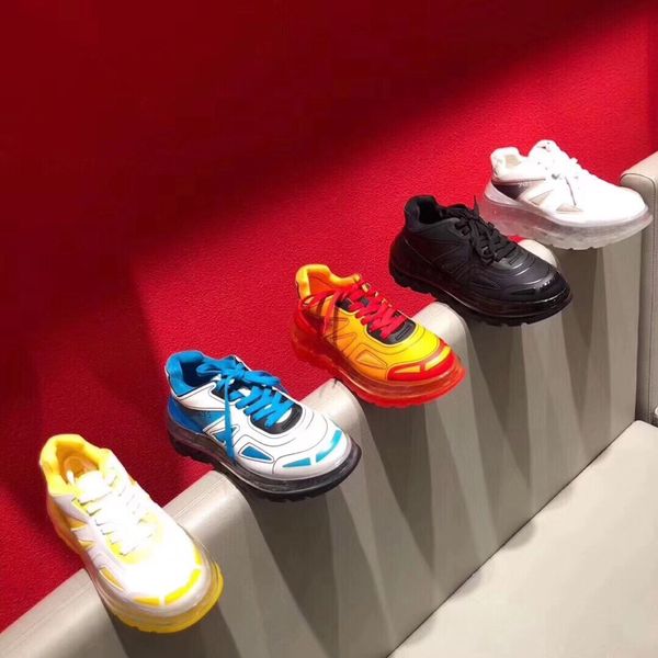 

2020 latest comfortable brand shoes triple s clear sole comfortable and versatile brand design