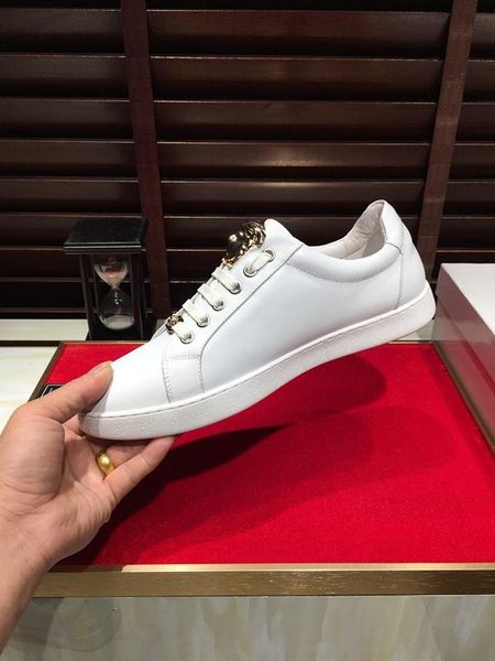 

2019q new fashion flat white shoes, trend wild sports shoes, leather lace-up shoes, original box packaging 38-44, Black