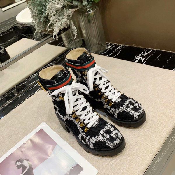 

2020v new high-end martin boots female british wind flat boots ladies locomotive handsome short boots, original box delivery