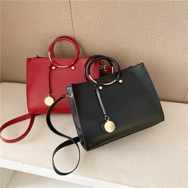 

large women's 2020 new fashion shoulder shoulder messenger large capacity women's bag all-match atmospheric hand bag, White