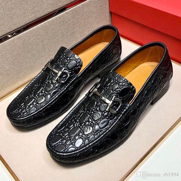 

new highquality mens leather loafers, light shoes, casual driving shoes, mens boat shoes, cowhide embossed mens driving shoes with origi qwi, Black
