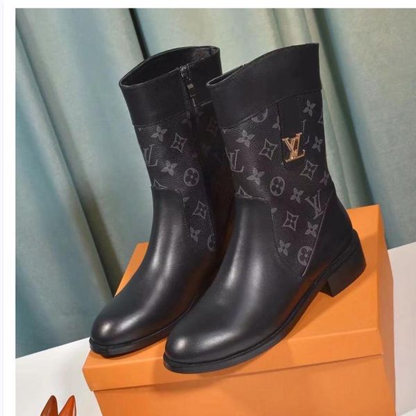 

2020qk new ladies casual fashion short boots luxury ladies travel party shoes, leather material fast delivery original box packaging, Black