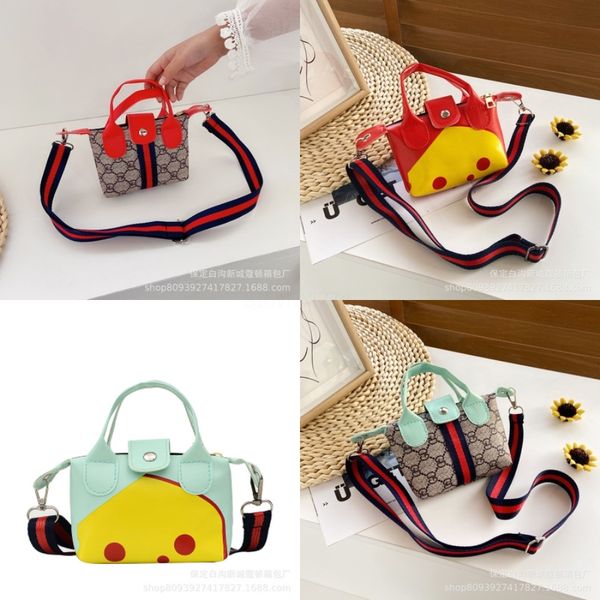 

mini round handbags girl creative letters shoulder bag for teenage girls kids fashion new small square lipstick keys purses#170, Black