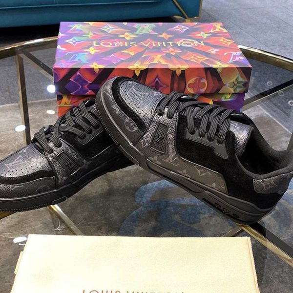 

044 the high-quality men's casual sports shoes and outdoor casual shoes of the new brand designer, the original box size is 38-45, Black