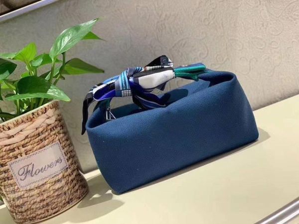

fashionable lady handbag high-end custom quality handbag classic business leisure fashion bag metal jewelry with long shoulder straps 3456
