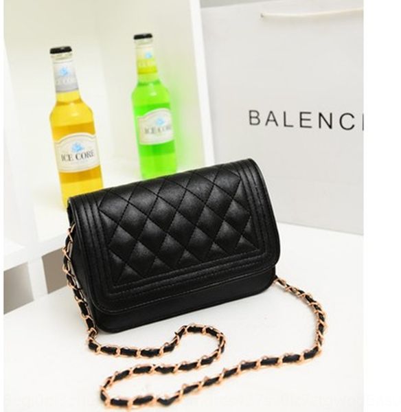 

2019 new single shoulder small ladies' hand flat small fashion embroidery thread lingge fashion bag ladies' bag