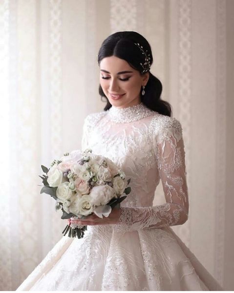 Gola alta muçulmano Estilo Vestidos de casamento Bola de vestidos de noiva princesa mangas compridas Lace apliques de casamento Vestidos V Neck Petites Plus Size