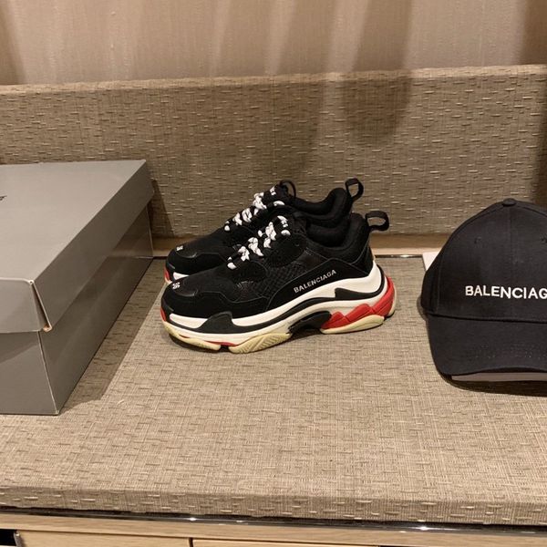 

247designer to create casual and comfortable all-match sports shoes, travel shoes outsole non-slip design with original box delivery, Black