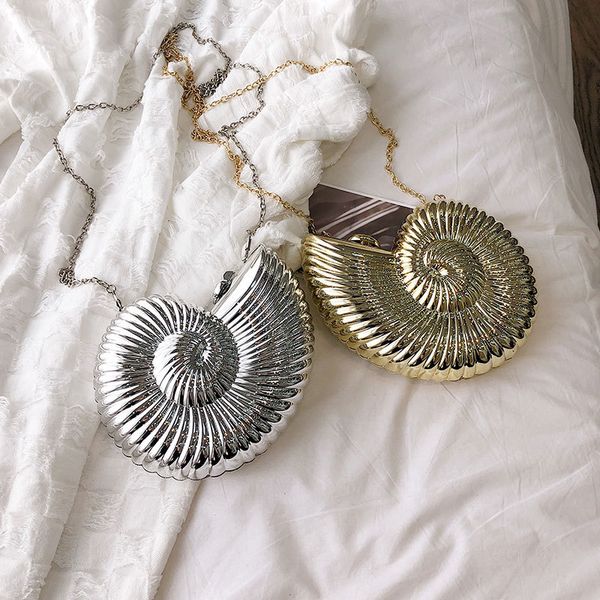 

2020 новый супер огонь раковины сумка женский fun личность одного плеча цепи мешка способа wild коммуникатор специальный подарок для девушки