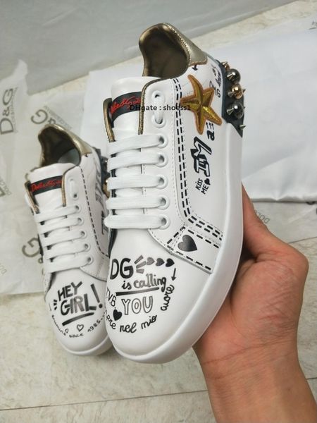 

2021d luxury men 's and women 's graffiti hand -painted lace -up casual sneakers ,fashionable wild high -end couple banquet shoe, Black